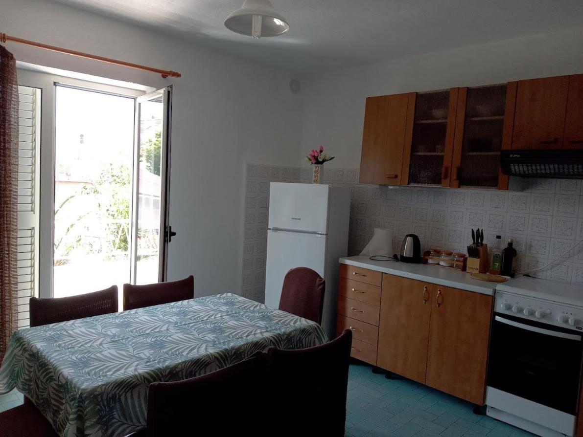 Apartment For 6 In Makarska Centar Экстерьер фото