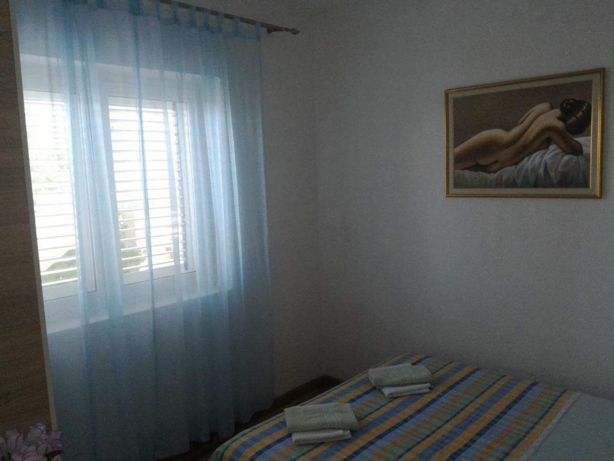 Apartment For 6 In Makarska Centar Экстерьер фото