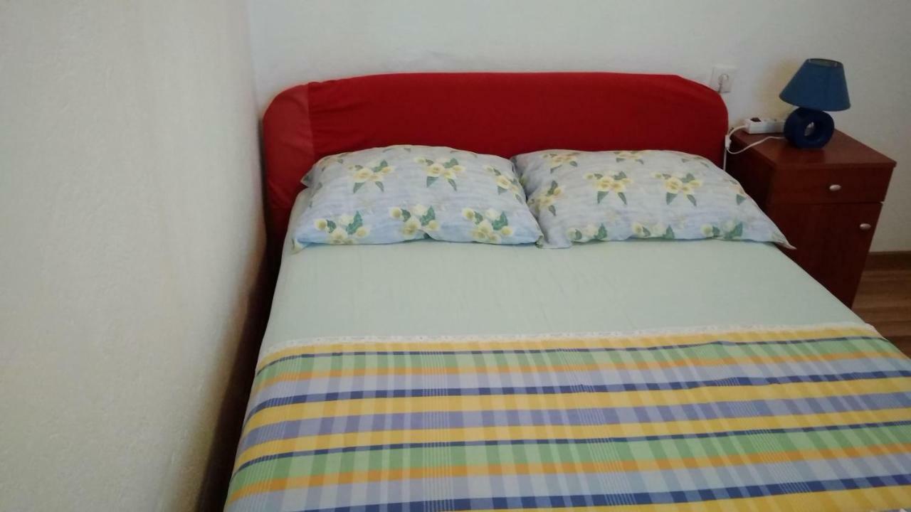 Apartment For 6 In Makarska Centar Экстерьер фото